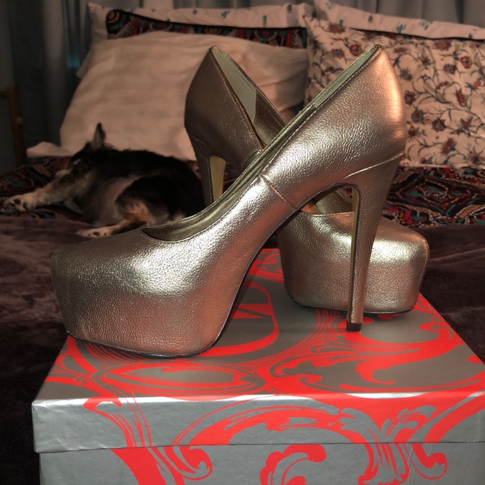 Bronze platform heels - Picture 2 of 3